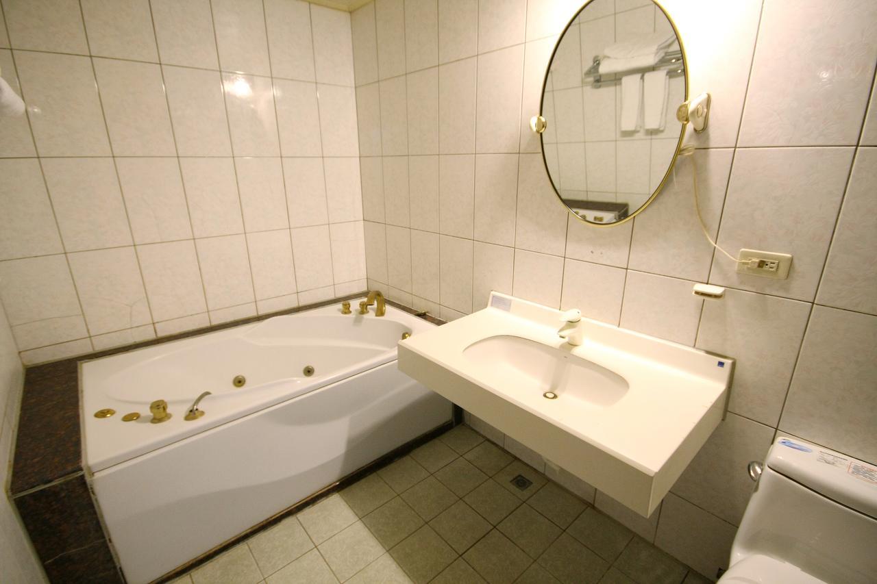 Wang Fu Hotel Miaoli Eksteriør bilde
